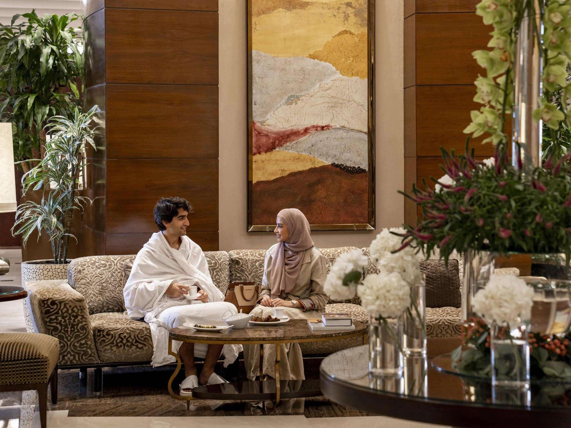 Raffles Makkah Palace Mekka Buitenkant foto The lobby of the Four Seasons Hotel in Cairo
