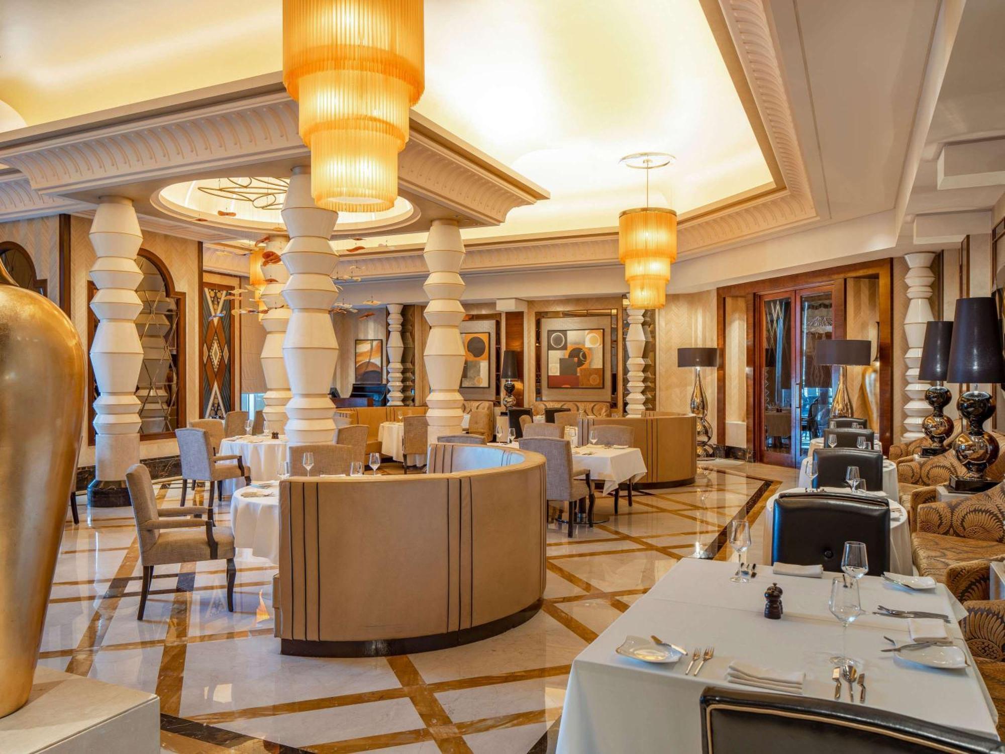 Raffles Makkah Palace Mekka Buitenkant foto The restaurant